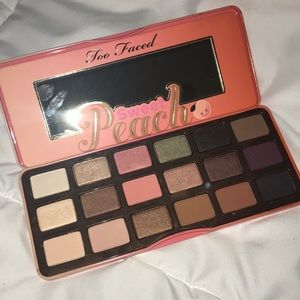 TOO FACED SWEET PEACH PALETTE